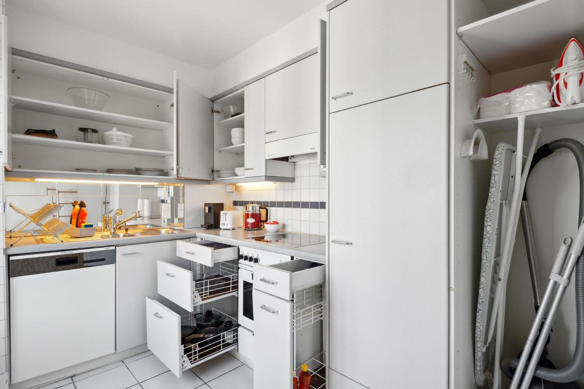 Spacious Central Apartments Hoting Цюрих Екстериор снимка