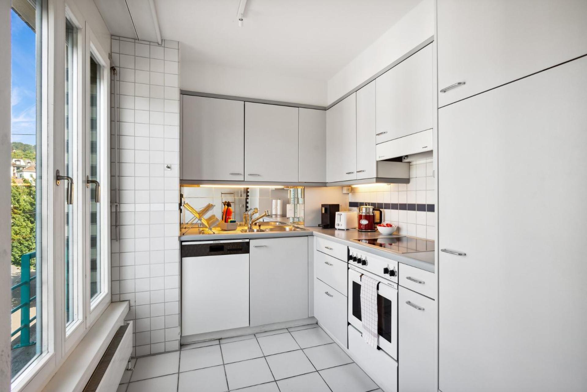 Spacious Central Apartments Hoting Цюрих Екстериор снимка