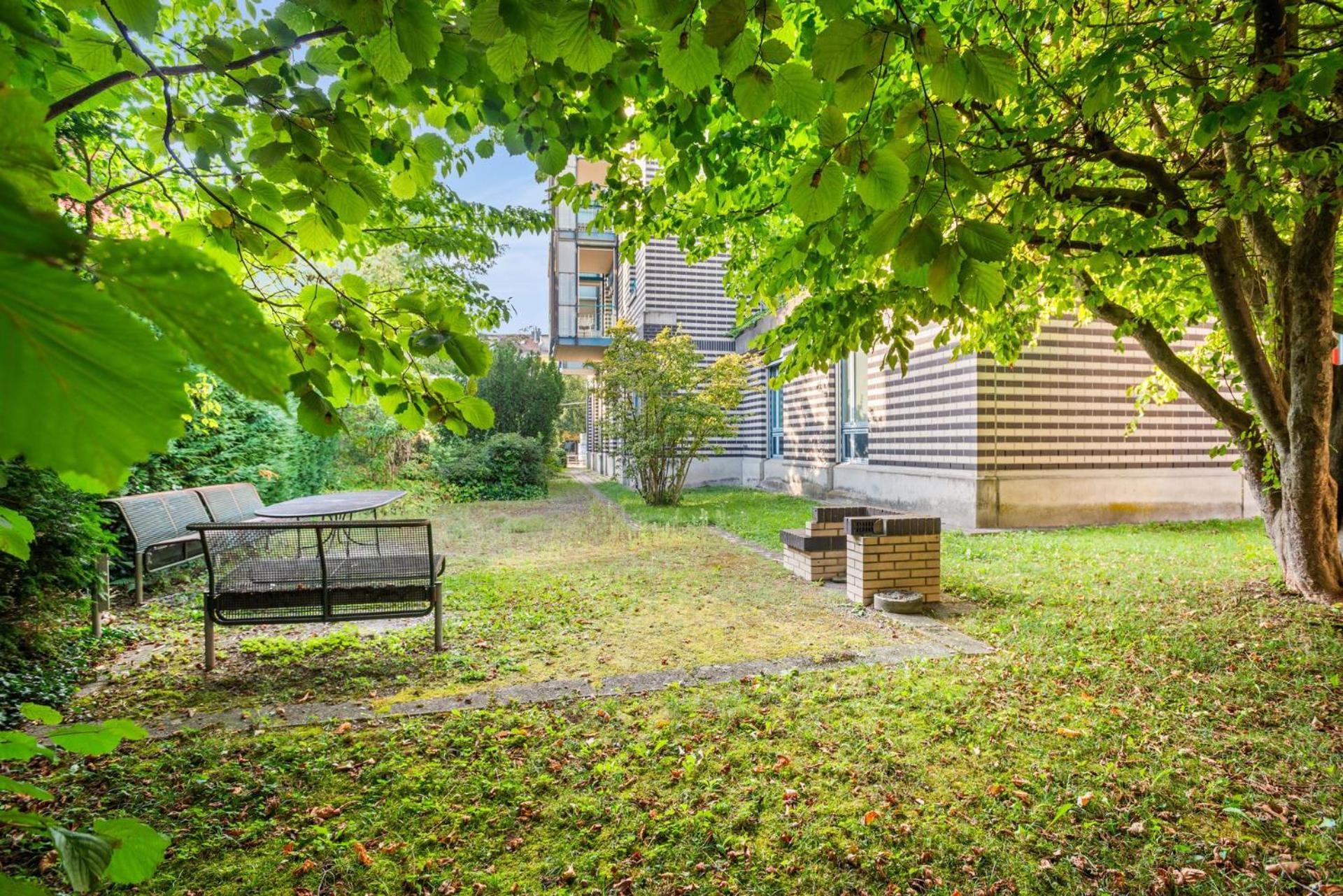 Spacious Central Apartments Hoting Цюрих Екстериор снимка